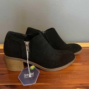 Sonoma booties NWT size 6